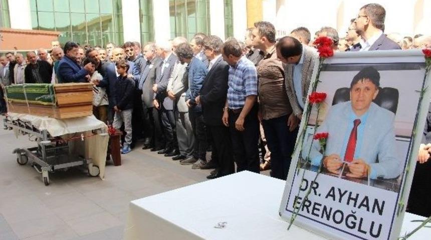 Şevki Yılmaz Yeğeninin Cenaze Namazını Kıldırdı