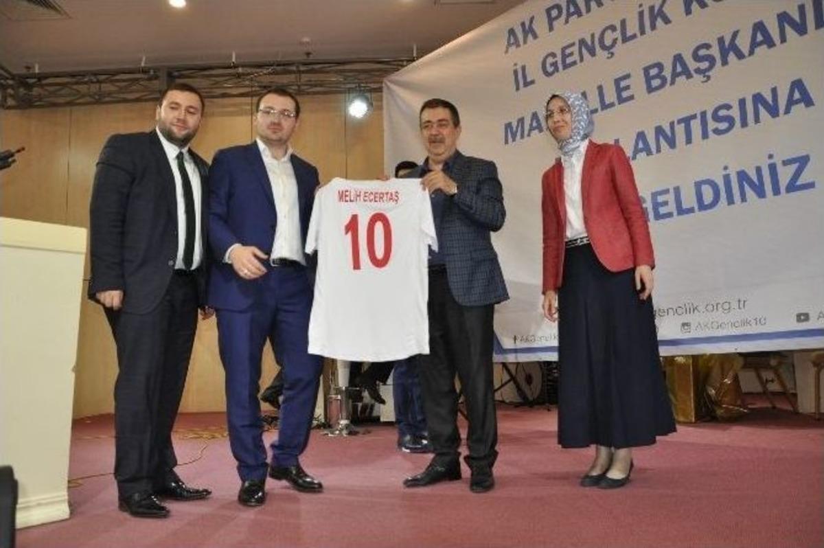 Ak Gen&ccedil;lik Mahalle Başkanları Buluştu