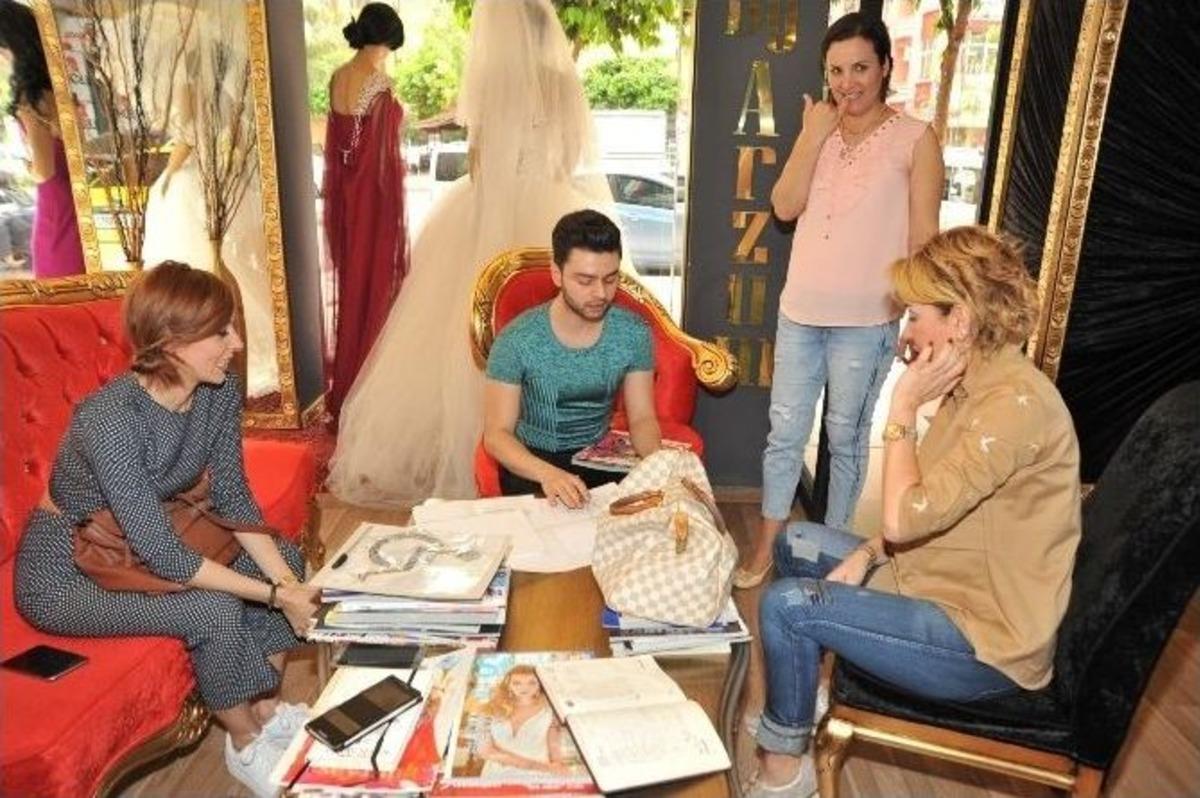 İş Kadınları Podyuma &Ccedil;ıkıyor