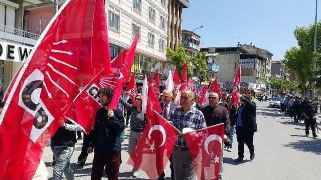 D&uuml;zce&rsquo;de 1 Mayıs Kutlandı 1