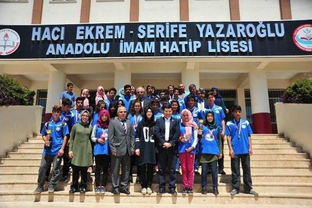 T&uuml;t&uuml;nc&uuml; Gen&ccedil;lerle Bir Araya Geldi 3