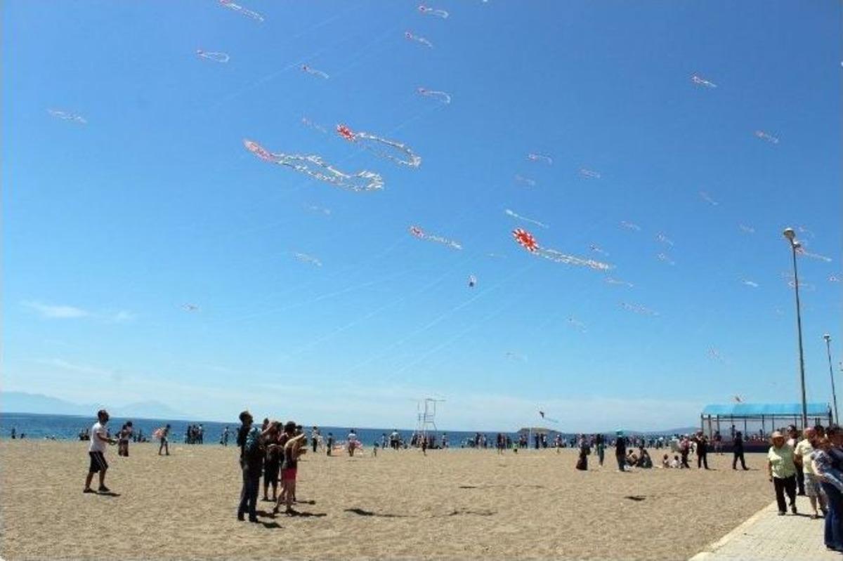 1 Mayıs&rsquo;ta G&ouml;ky&uuml;z&uuml; Renklendi