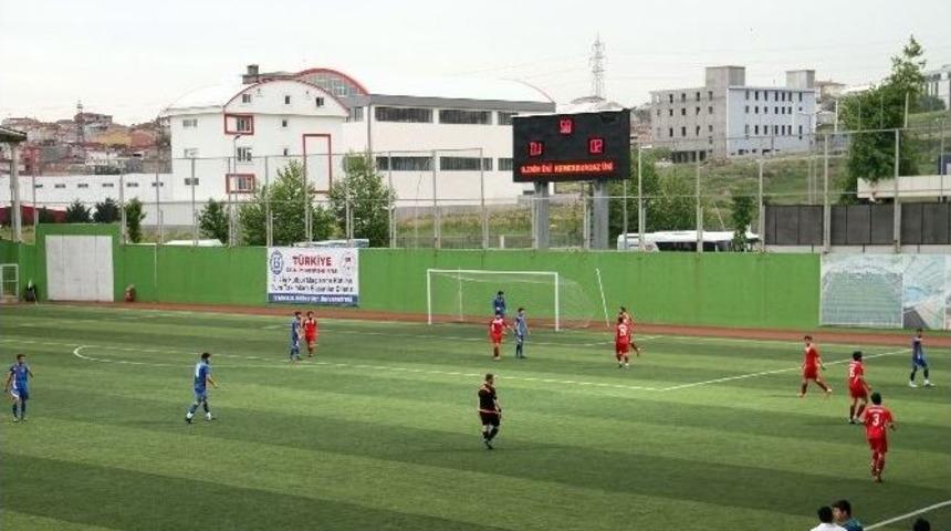 Esenyurt Necmi Kadıoğlu Stadyumu &Uuml;niversiteler Arası 2.lig Futbol M&uuml;sabakalarına Ev Sahipliği Yaptı