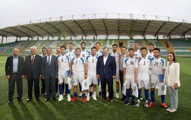 Esenyurt Necmi Kadıoğlu Stadyumu Üniversiteler Arası 2.lig Futbol Müsabakalarına Ev Sahipliği Yaptı