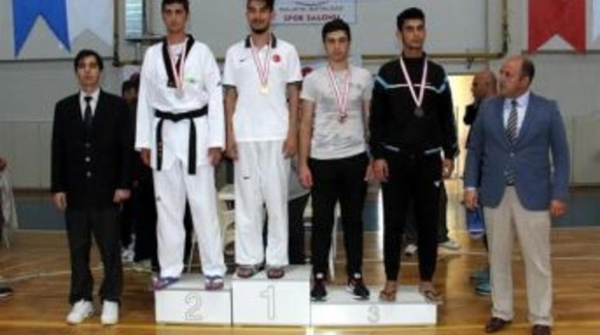 Tekvando Grup M&uuml;sabakalarında Dereceye Girenler
