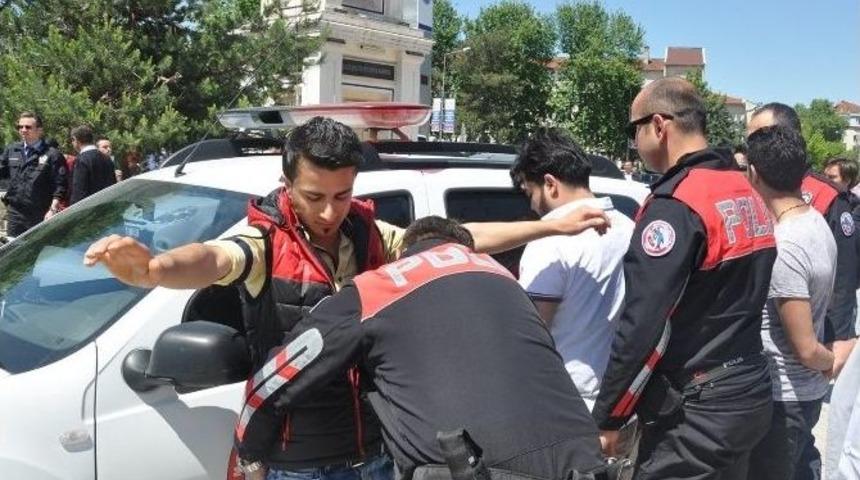 Halep Eylemine Polis M&uuml;dahalesi