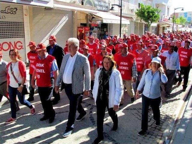 1 Mayıs Dikili Ve Çeşme’de De Halaylarla Kutlandı 1