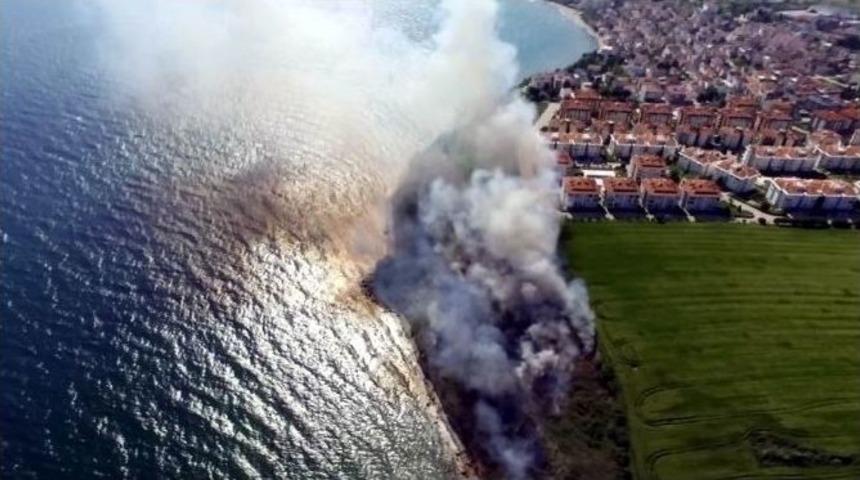 Çocuklar 4 Dönüm Araziyi Yaktı
