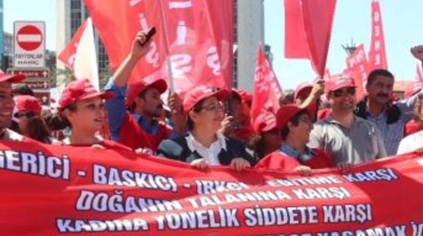 Başkan Pekdaş Emeğin Bayramında Emek&ccedil;ilerle Yan Yana