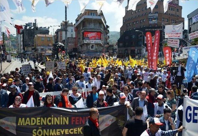 1 Mayıs’ta Taraftarlardan “işçi Bayramında Siyaset Olmaz” Tepkisi