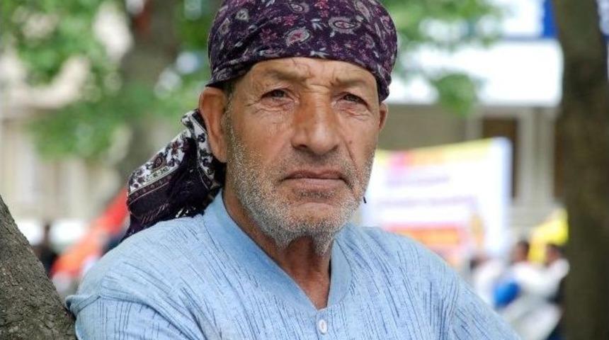 Ge&ccedil;imini &Ccedil;&ouml;p Toplayarak Sağlayan İş&ccedil;i: &ldquo;1 Mayıs Gelmiş Neyime&rdquo;