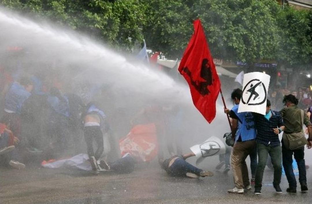 İzinsiz Y&uuml;r&uuml;y&uuml;şe Polis M&uuml;dahalesi