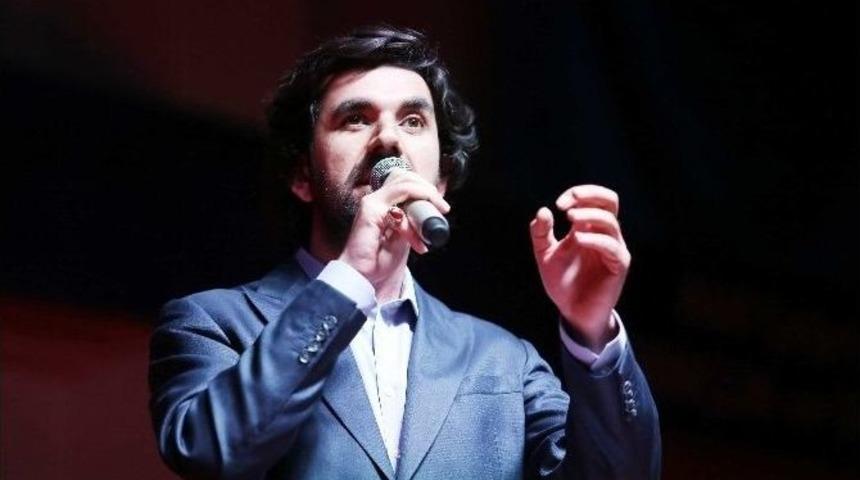 Serdar Tuncer Naat Ve Şiirleriyle G&ouml;n&uuml;lleri Fethetti