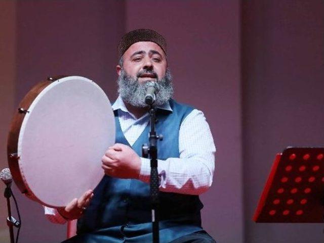 Serdar Tuncer Naat Ve Şiirleriyle Gönülleri Fethetti