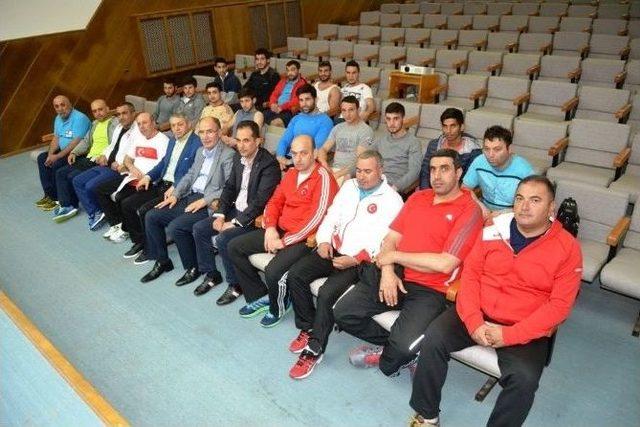 Boks Milli Takımı Ayvalık’ta Kamp Yapıyor