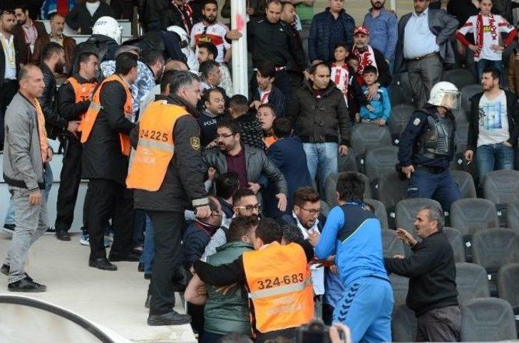 Medicana Sivasspor, Akhisar Belediyespor Maçı Sonrası Tribünler Karıştı G2