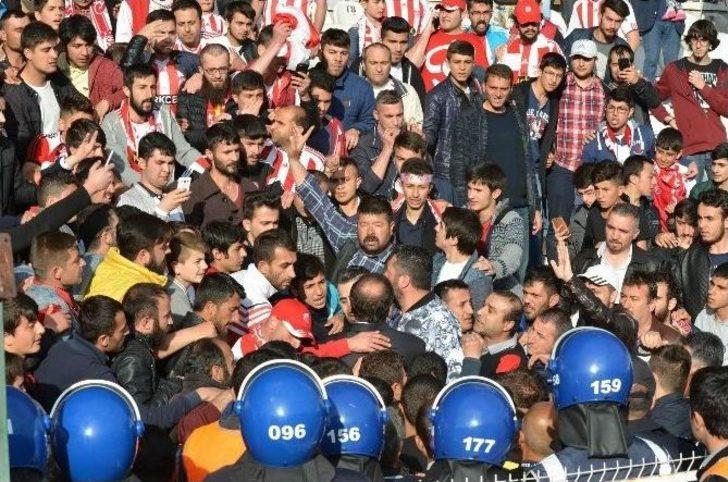 Medicana Sivasspor, Akhisar Belediyespor Maçı Sonrası Tribünler Karıştı G5