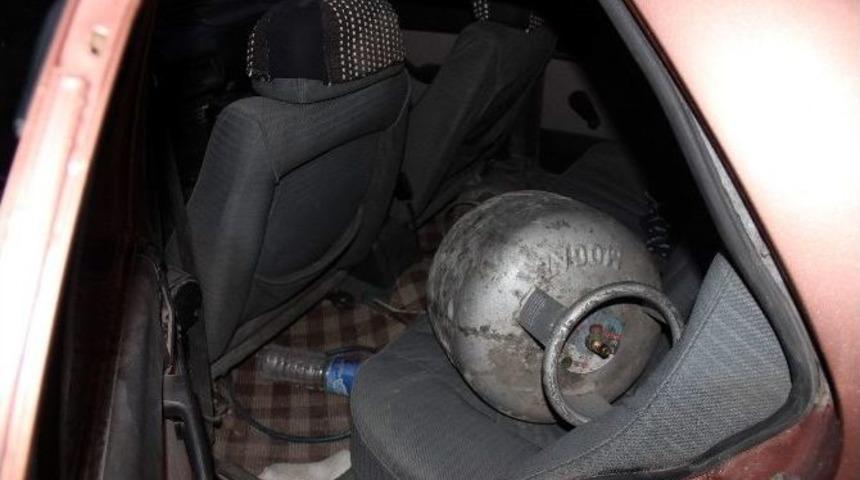 Karab&uuml;k&rsquo;te T&uuml;p Y&uuml;kl&uuml; Ara&ccedil;, Bomba Paniğine Neden Oldu