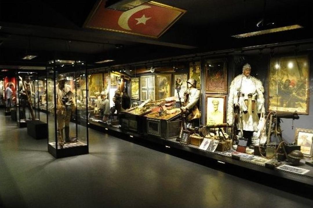 Hitler Ordusunun Efsane Savaş U&ccedil;ağı İstanbul&rsquo;da