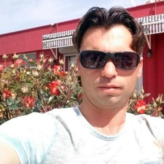 Devrilen Traktörün Altında Kalan Sürücü Öldü 1