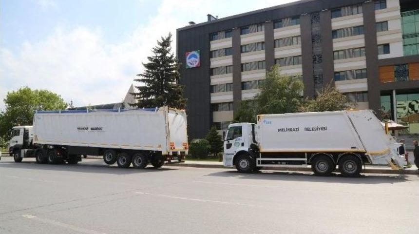 Her Ge&ccedil;en G&uuml;n Ara&ccedil; Parkı Yenileniyor