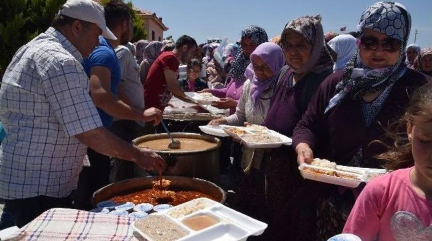 Kalabak Mahallesinde Geleneksel Keşkek Hayrı