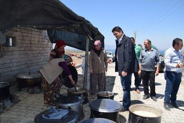 Kalabak Mahallesinde Geleneksel Keşkek Hayrı