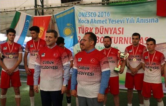 &Ccedil;ubuk&rsquo;ta Ahmet Yesevi Anısına Futbol Turnuvası D&uuml;zenlendi 1