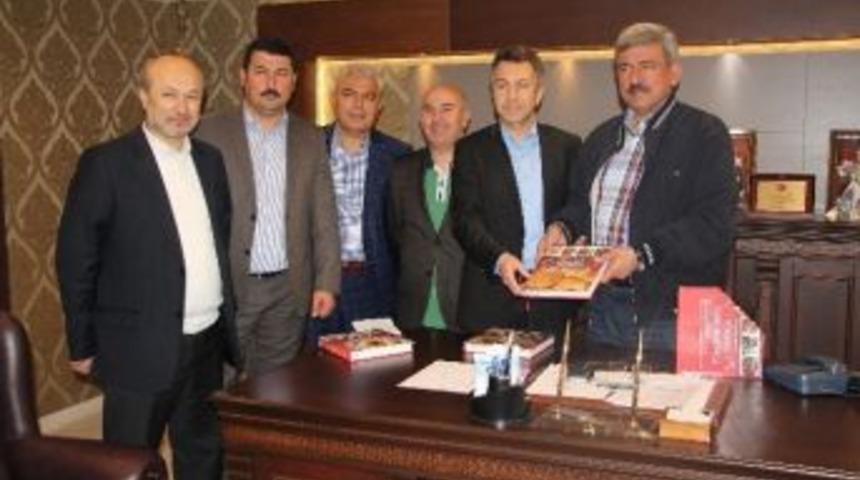 Vezirk&ouml;pr&uuml; Platformu&rsquo;ndan K&uuml;t&uuml;phaneye Bin Kitap