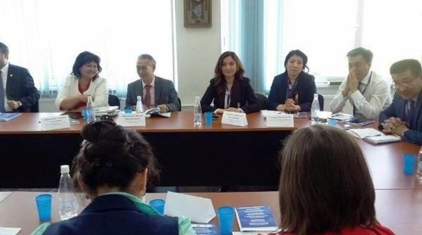 Gazi &Uuml;niversitesi T&uuml;rkiyat Merkezi Heyeti, Almatı&rsquo;da &ldquo;yusuf Has Hacip&rsquo;" Konferansı&rsquo;na Katıldı