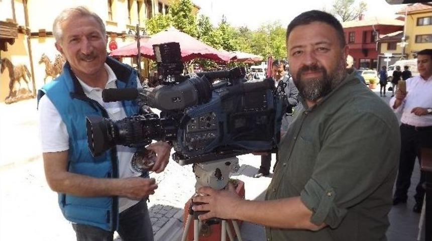 &Uuml;nl&uuml; Komedyen Ve Sunucu Gaffur Uzuner&rsquo;de Odunpazarı&rsquo;nda