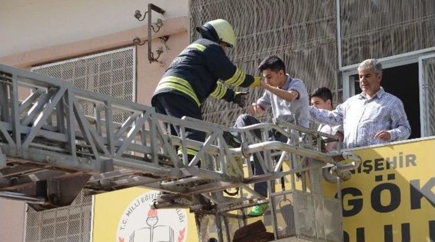 İtfaiyeden Ger&ccedil;eği Aratmayan Tatbikat