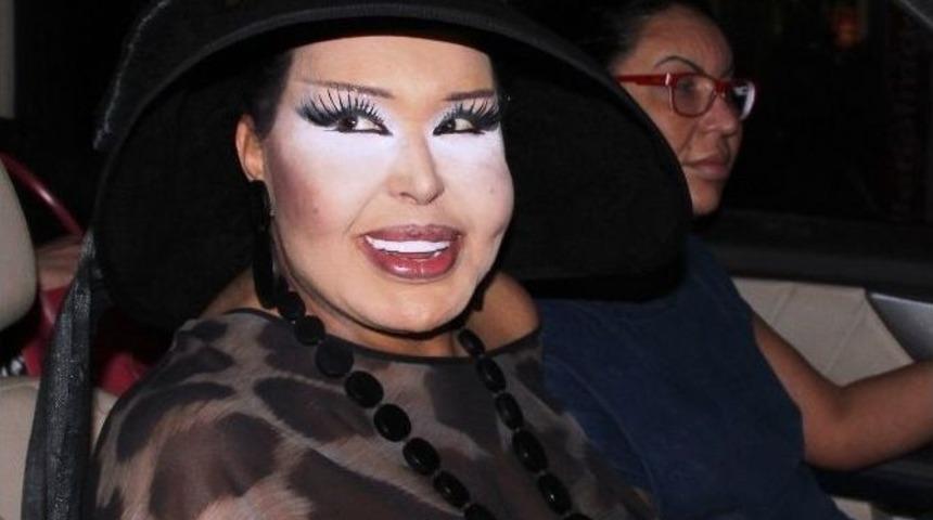 Diva Karalar Bağladı