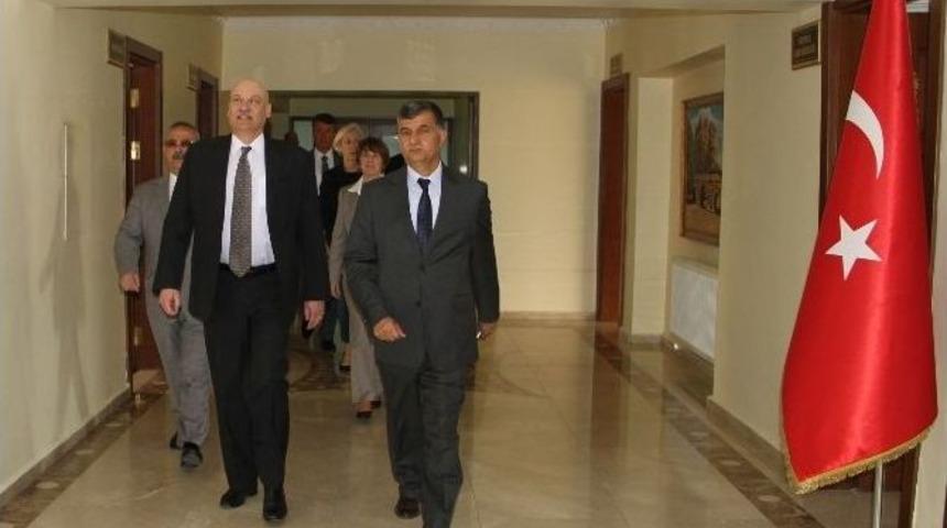 Abd B&uuml;y&uuml;kel&ccedil;i Yardımcısı Mendel&rsquo;den Vali Taşyapan&rsquo;a Ziyaret