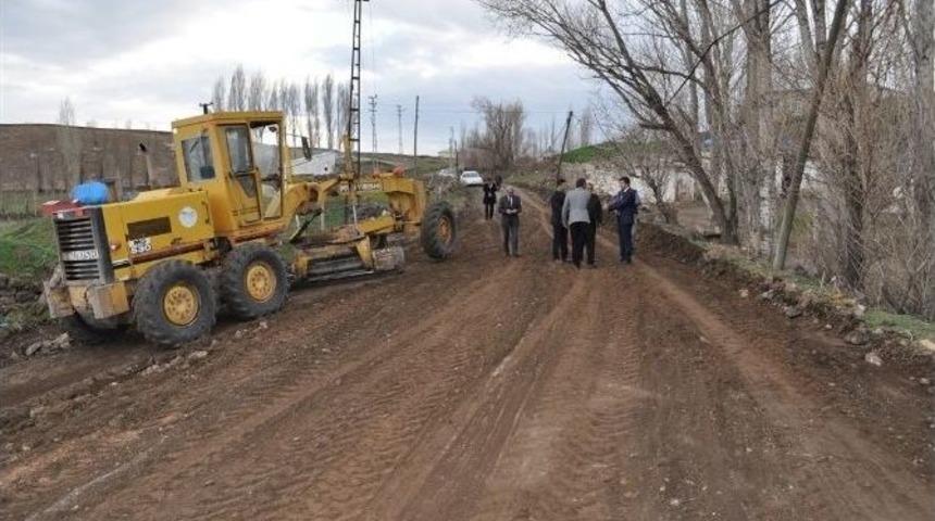 K&ouml;y Yollarında Bakım Ve Onarım &Ccedil;alışmaları Başladı