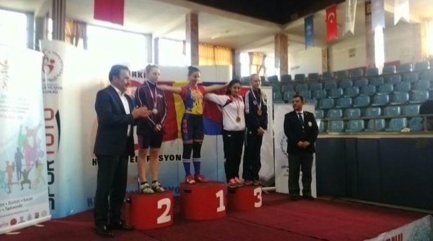 Buse İlhan T&uuml;rkiye İkincisi Oldu