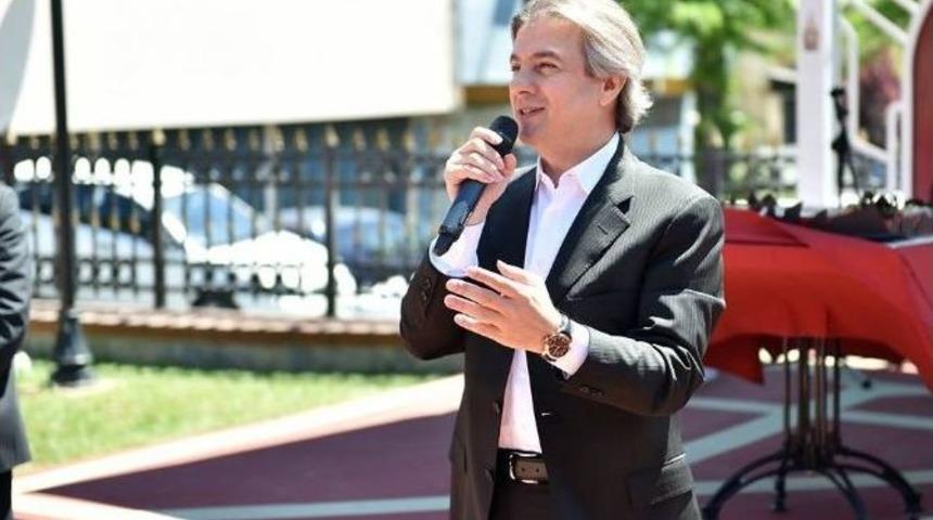 Başkan Demircan, Belediye &Ccedil;alışanlarıyla Doğum G&uuml;n&uuml; Pastası Kesti