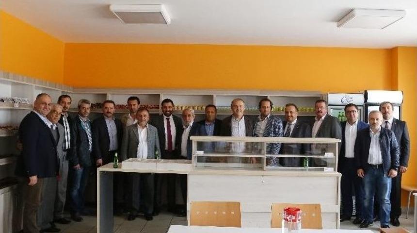 Koto&rsquo;nun Komite Başkanlarından Meslek Lisesi Ziyareti