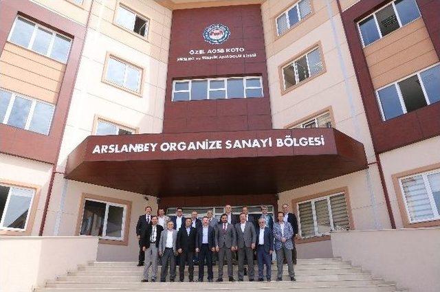 Koto&rsquo;nun Komite Başkanlarından Meslek Lisesi Ziyareti 1