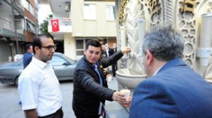 T&uuml;t&uuml;nc&uuml; İkram &Ccedil;eşmesinde