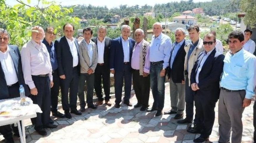 Siyasiler Hayır Yemeğinde Buluştu