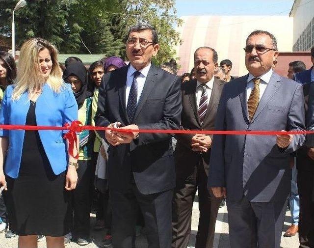 Elazığ’da Tübitak 4006 Bilim Fuarı Açıldı