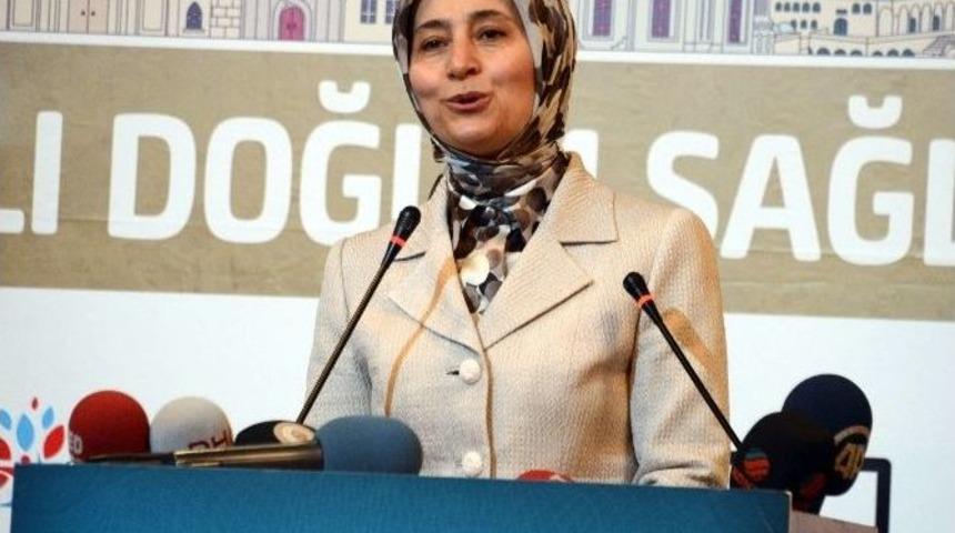 Sare Davutoğlu Konya&rsquo;da Sempozyuma Katıldı