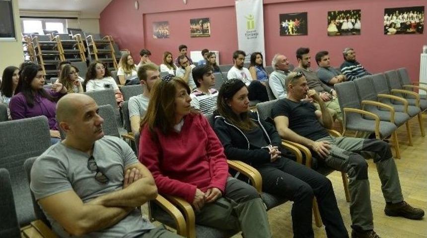 Gen&ccedil;ler 3 Bin Yıllık İzlerin Peşinde