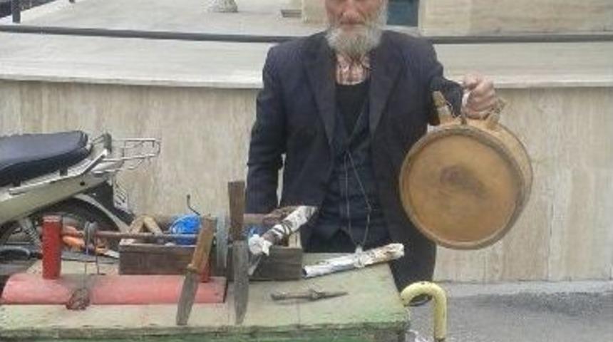 88 Yaşındaki Bekir Dede Tarihi Yaşatıyor