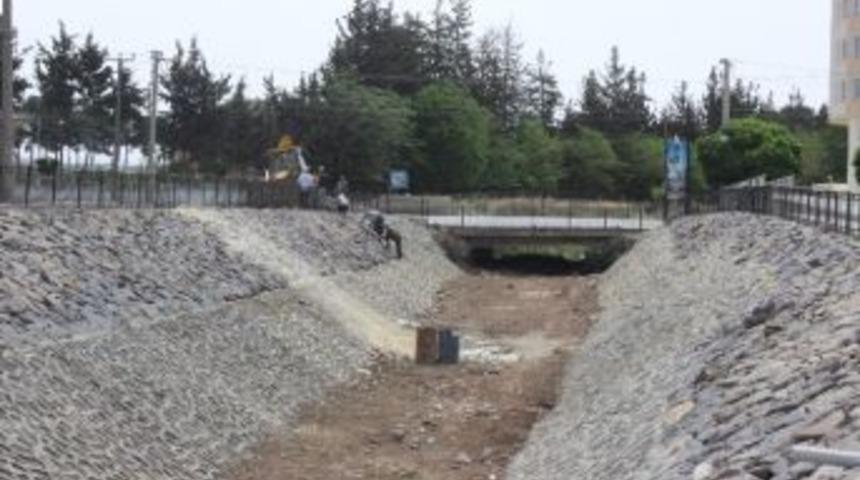 Dsi, Kilis&rsquo;teki Derelere Islah Ediyor