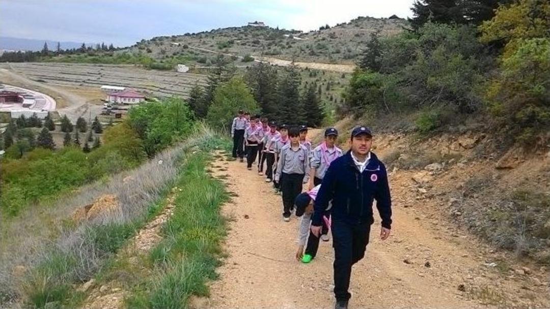 Hedef İzcilik Gen&ccedil;lik Ve Spor Kul&uuml;b&uuml;, Yavrukurtlarıyla İzcilik Kampı Yaptı