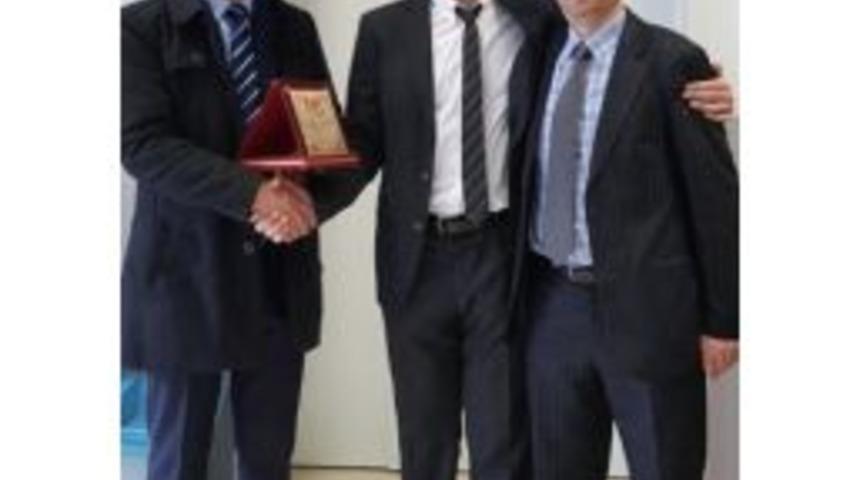 Muhammed Fatih Karadeniz D&uuml;sseldorf Kuranı Kerimi G&uuml;zel Okuma Yarışmasında B&ouml;lge Birincisi