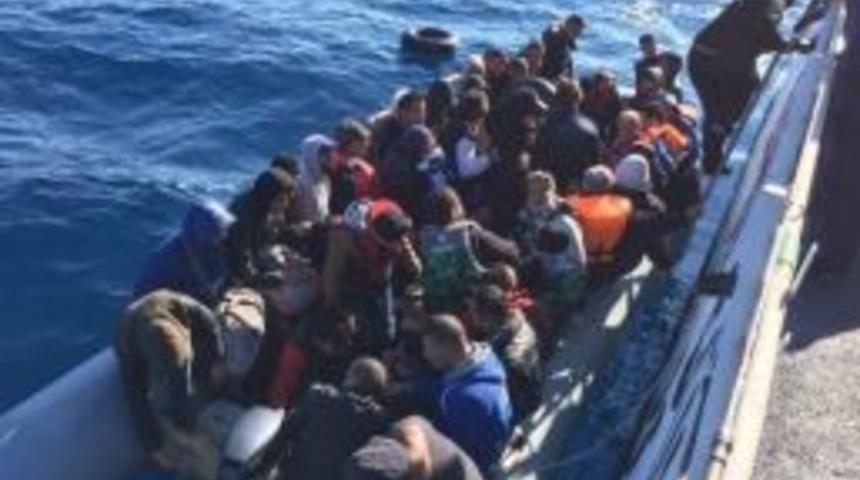 Ege Denizinde M&uuml;lteci Sayısındaki D&uuml;ş&uuml;ş Dikkati &Ccedil;ekiyor