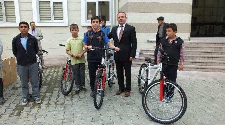 Burhaniyeli &Ouml;ğrencilerin Bisiklet Sevinci